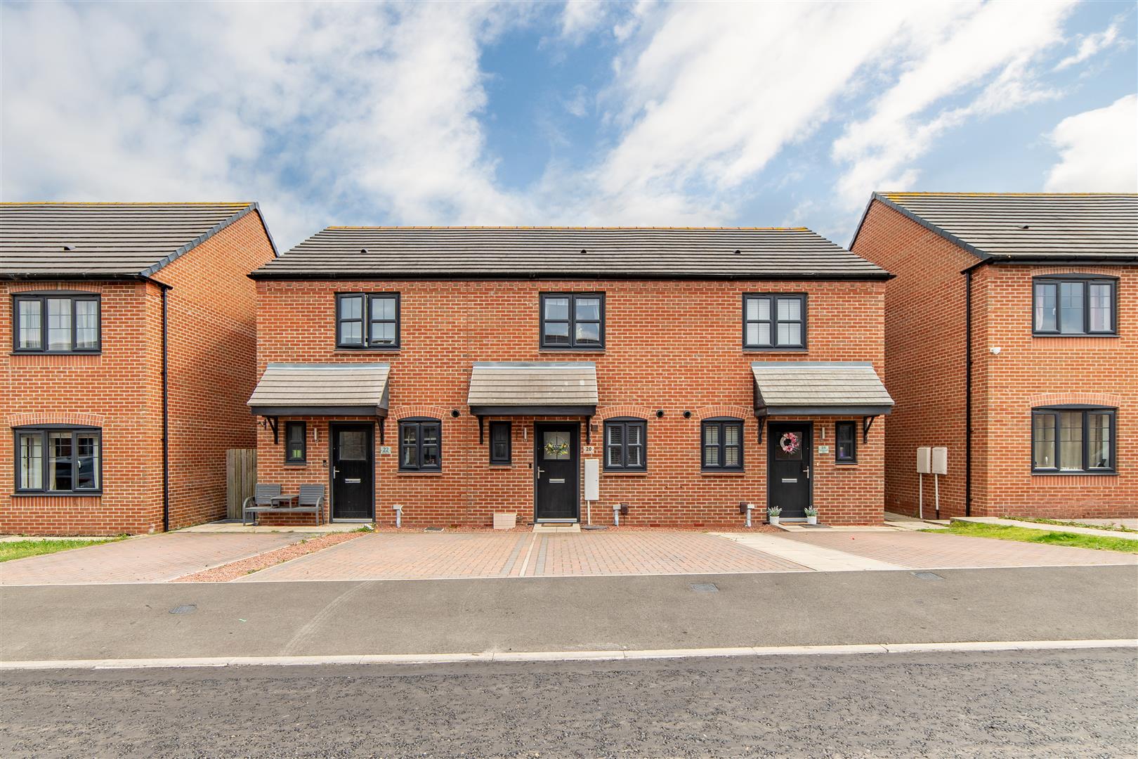2 bedroom Terraced House Under Offer
