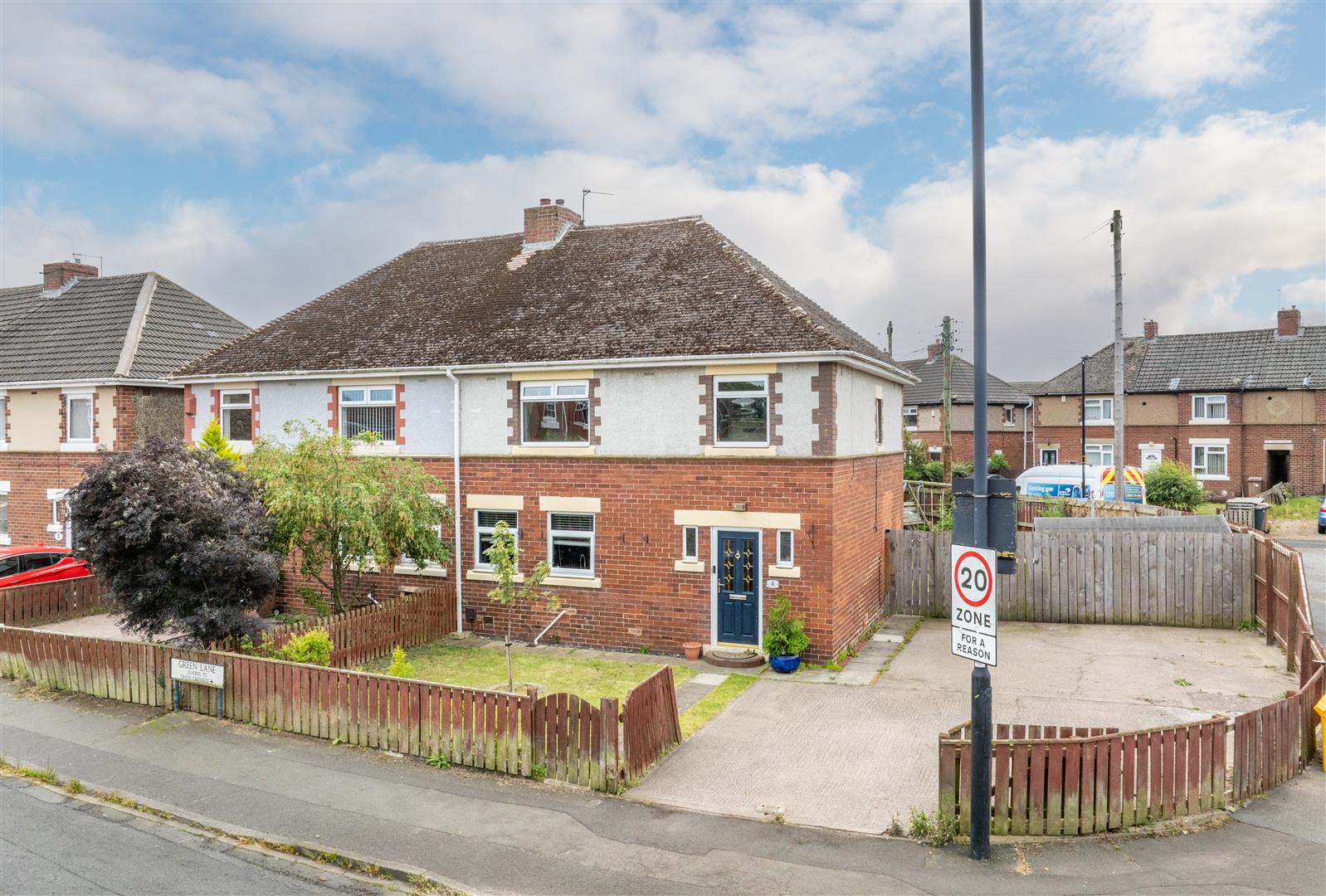 4 bedroom Semi-detached house For Sale