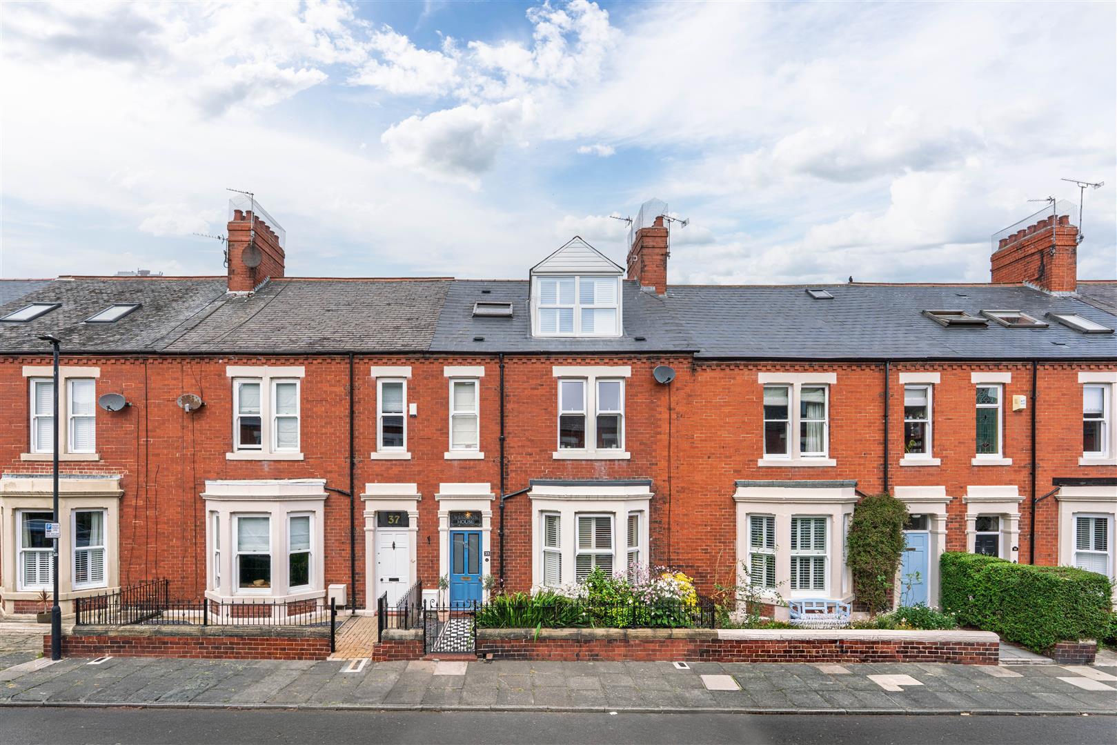 4 bedroom Terraced House Under Offer