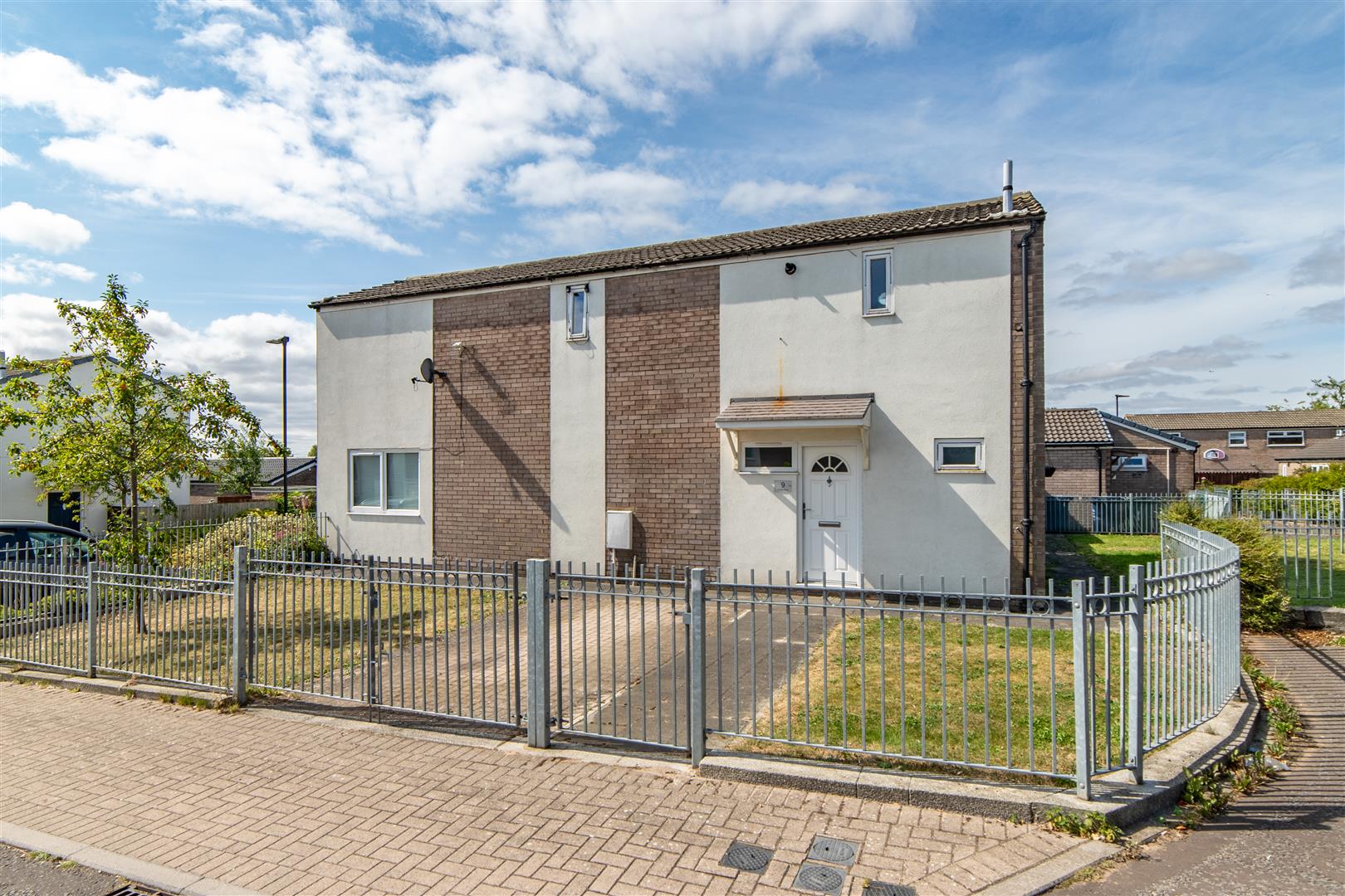 4 bedroom Detached house Under Offer