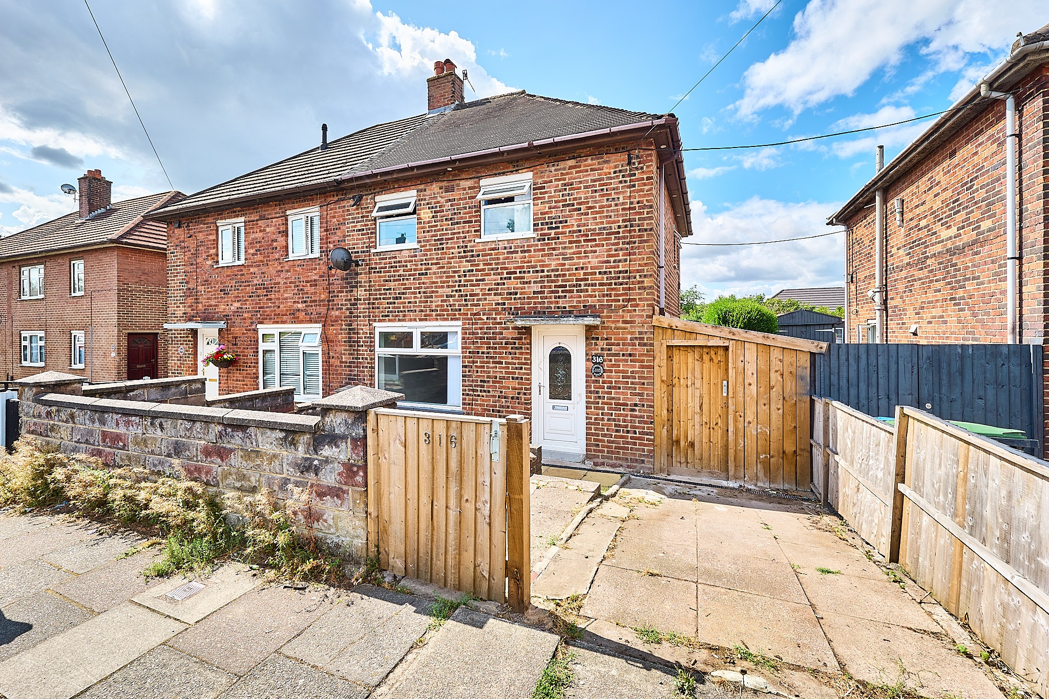3 bedroom Semi-detached house For Sale