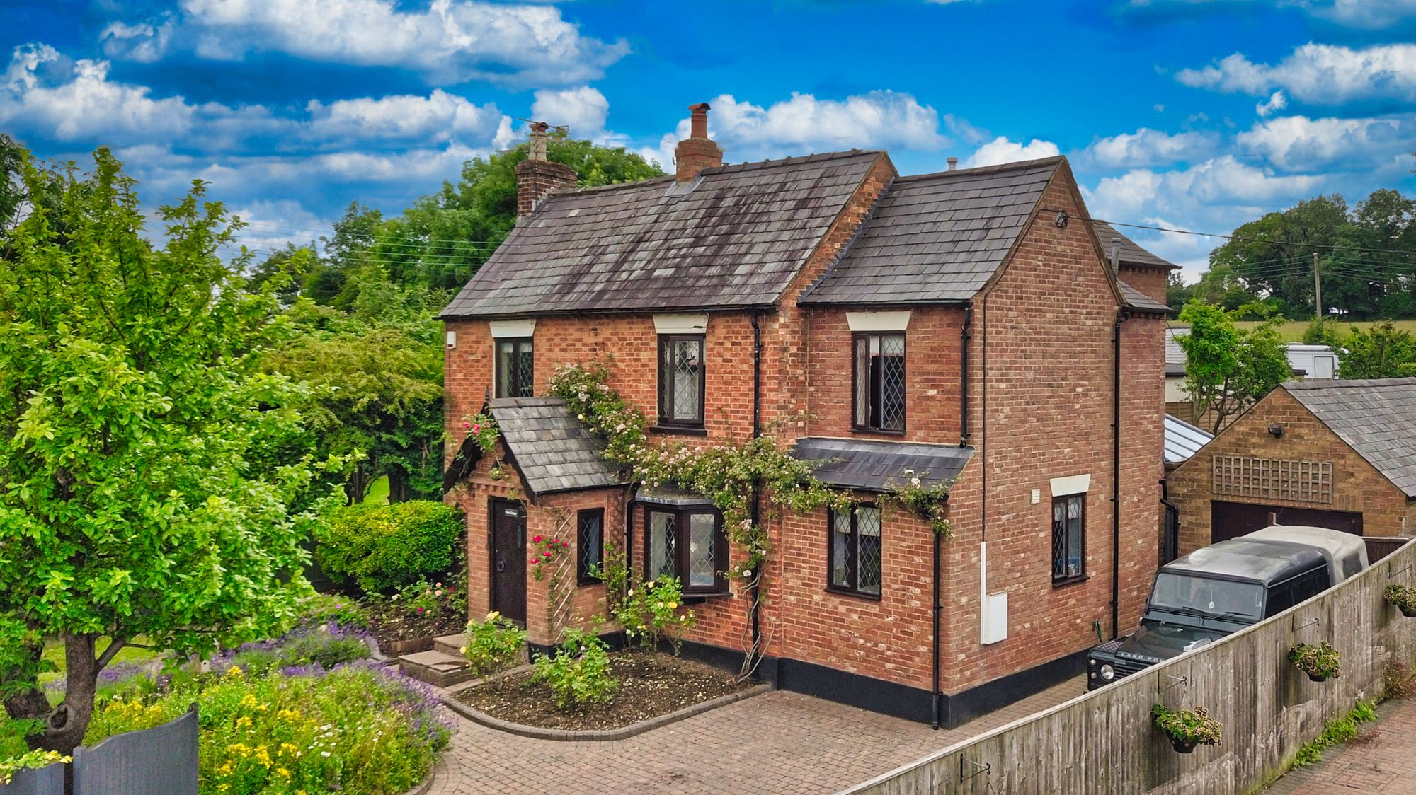 3 bedroom Detached house For Sale