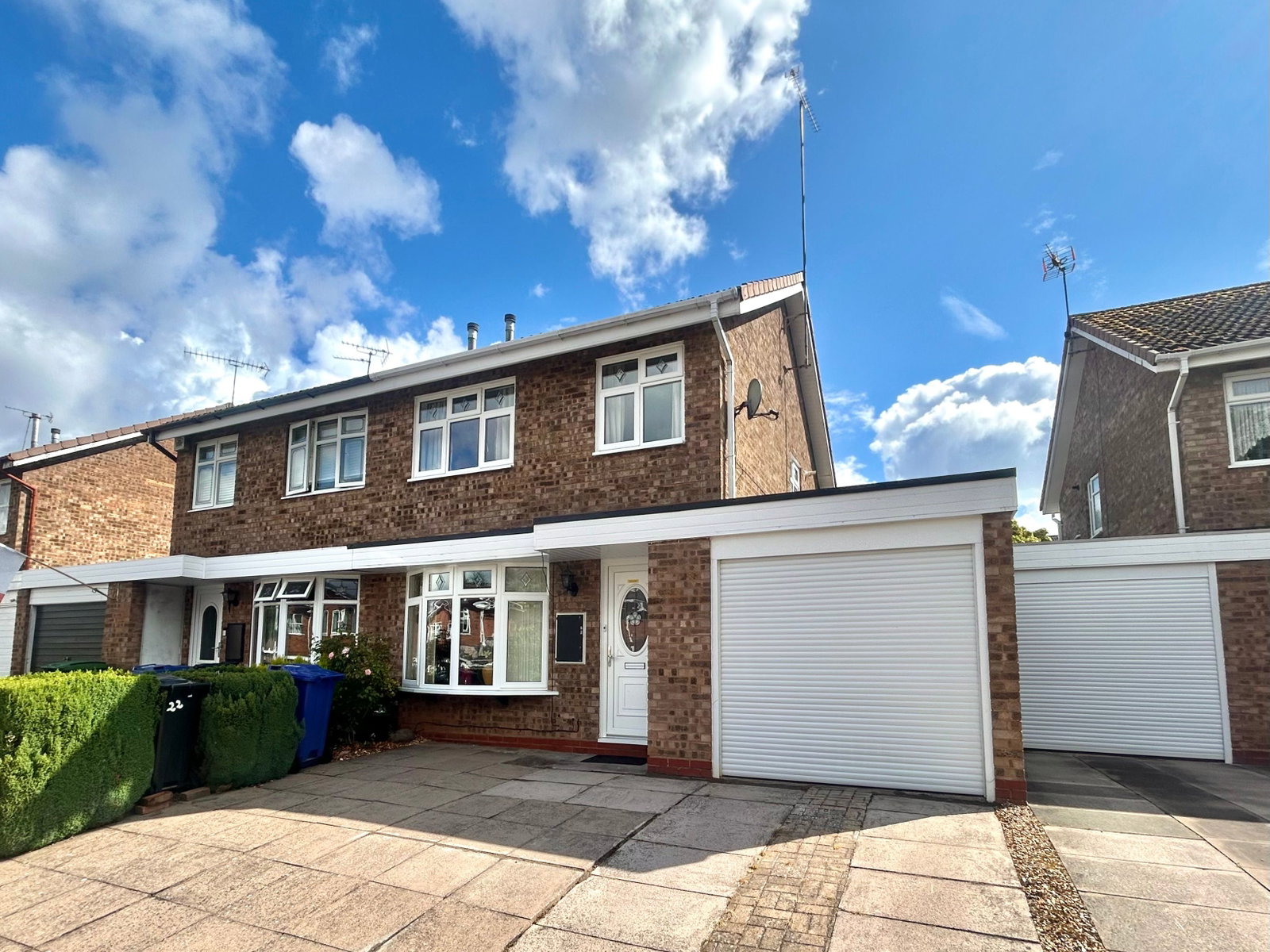 3 bedroom Semi-detached house For Sale