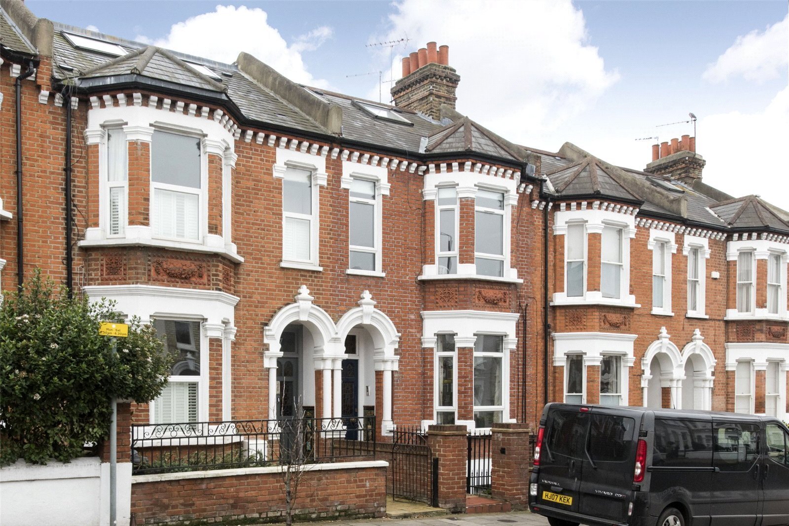 3 bedroom Flat For Sale