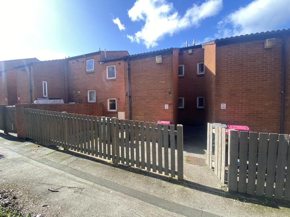  Terraced House For Sale