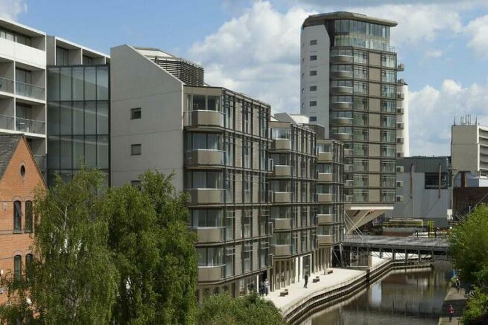 3 bedroom Apartment For Sale