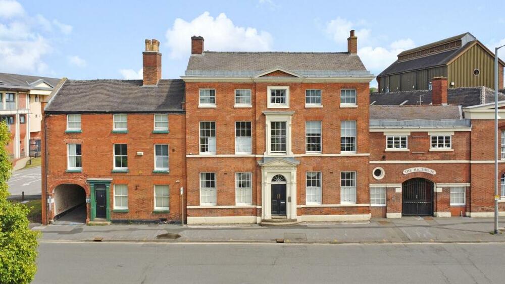 1 bedroom Flat For Sale