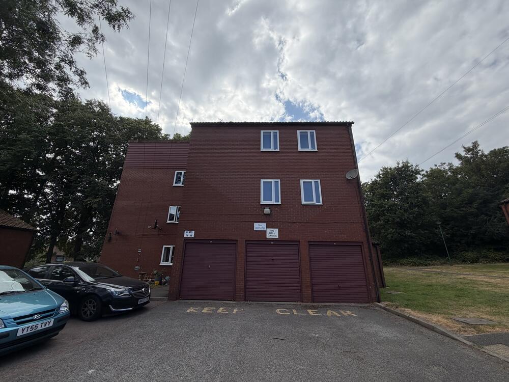  End of terrace house For Sale