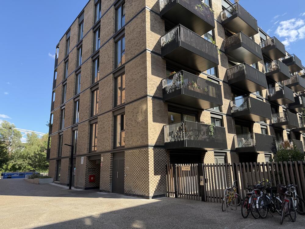 1 bedroom Apartment For Sale