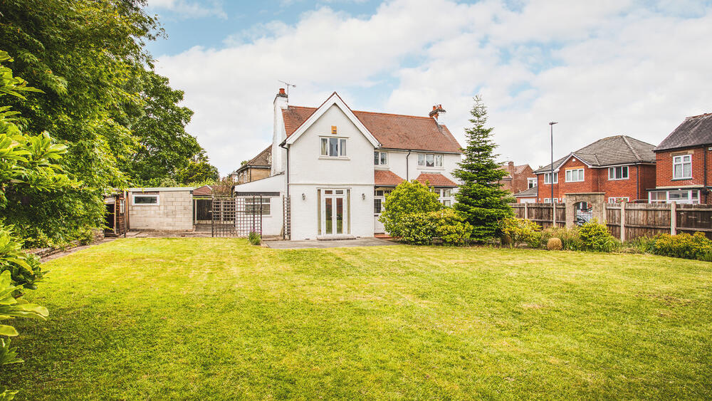 3 bedroom Detached house For Sale