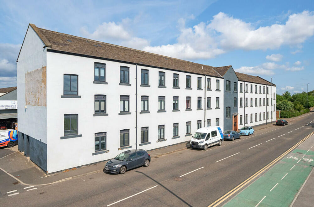 1 bedroom Flat For Sale