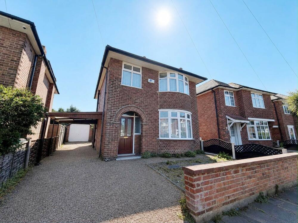 3 bedroom Detached house For Sale