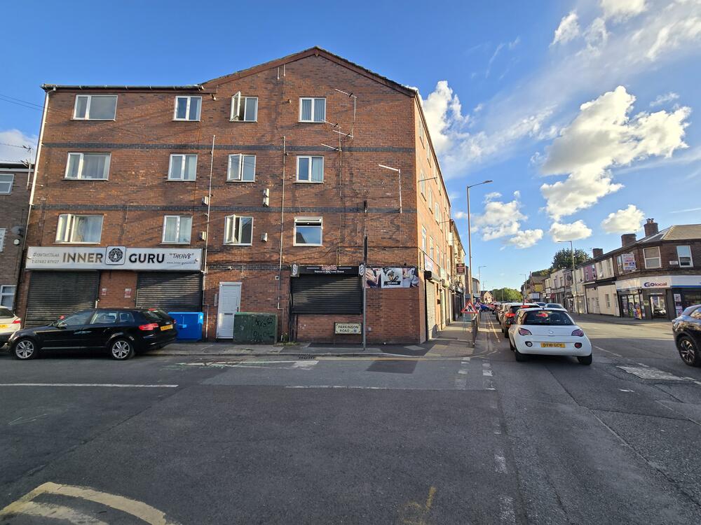 2 bedroom Flat For Sale