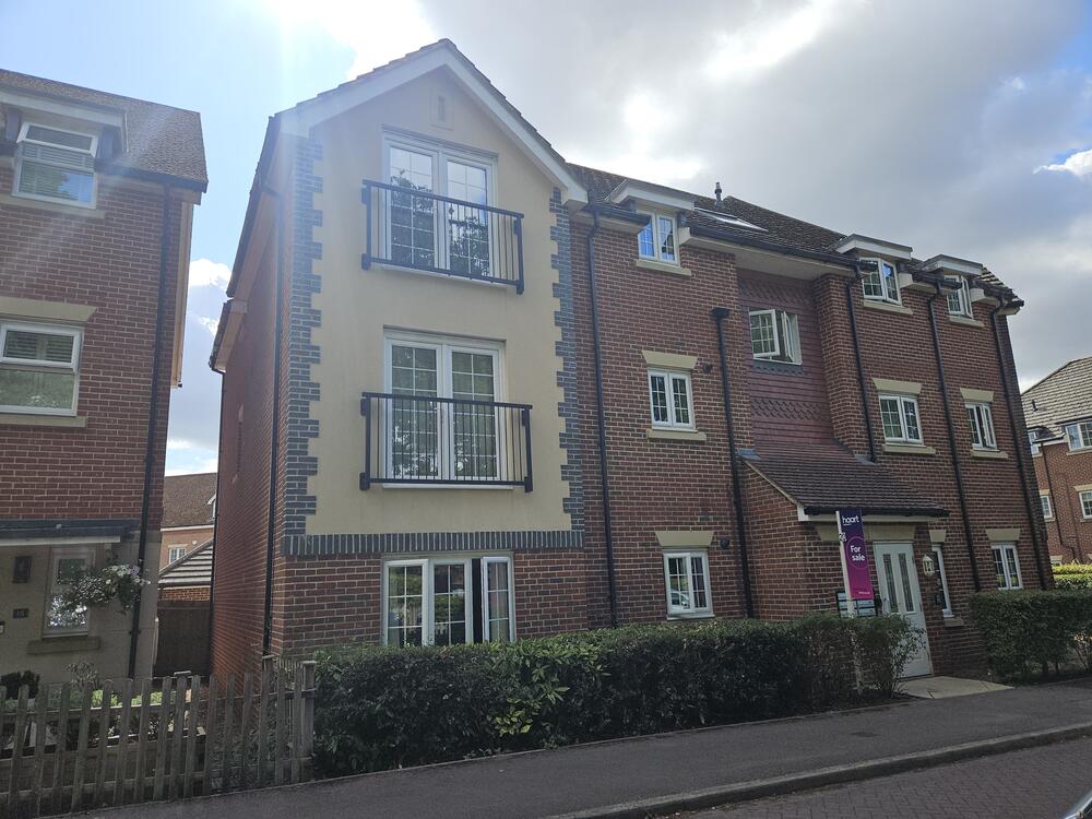 2 bedroom Apartment For Sale