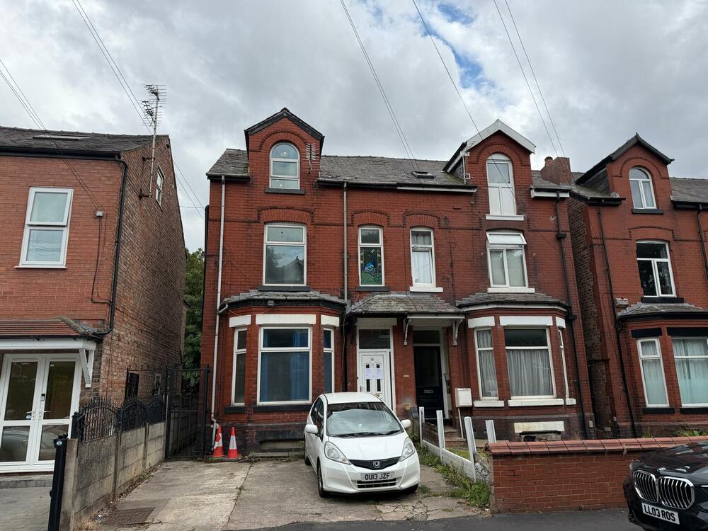 8 bedroom House of Multiple Occupation For Sale