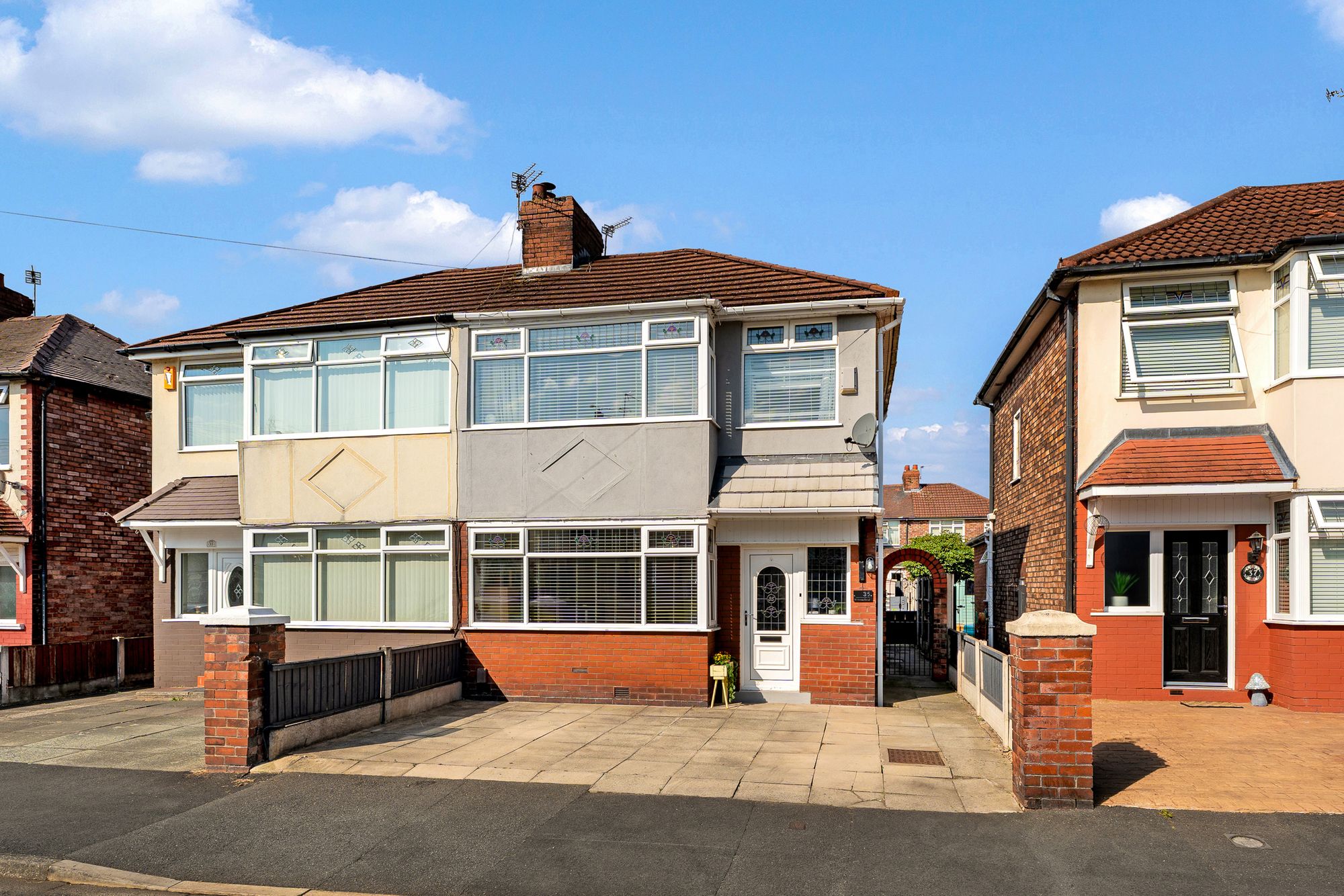 3 bedroom Semi-detached house For Sale
