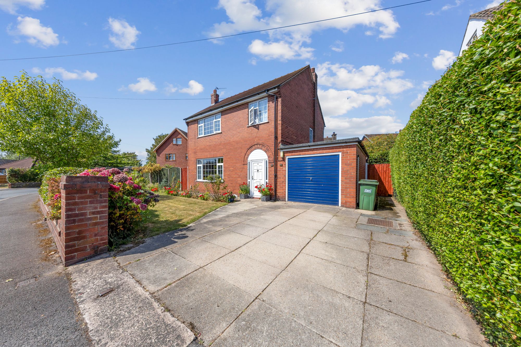 3 bedroom Detached house For Sale