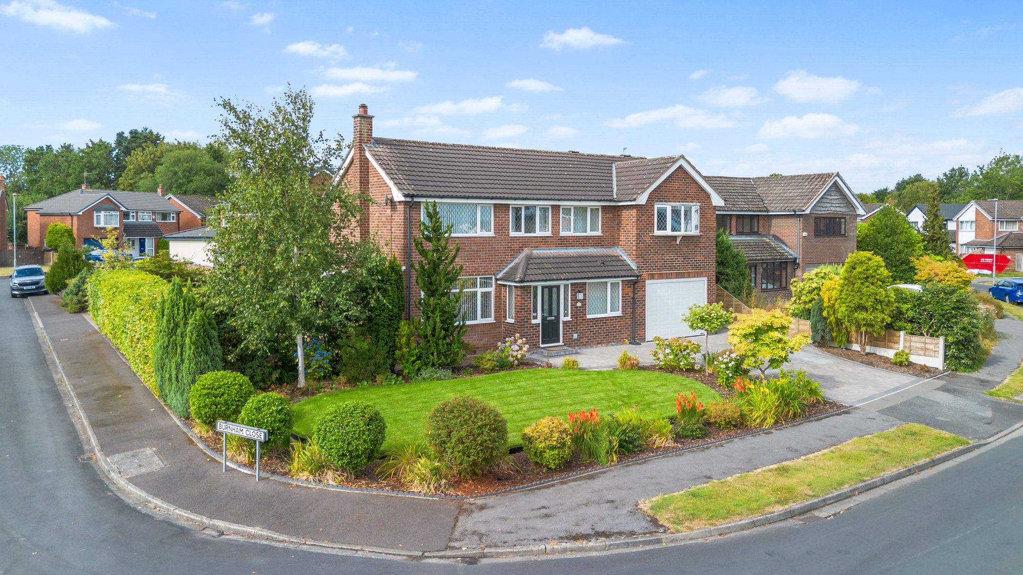 4 bedroom Detached house Under Offer
