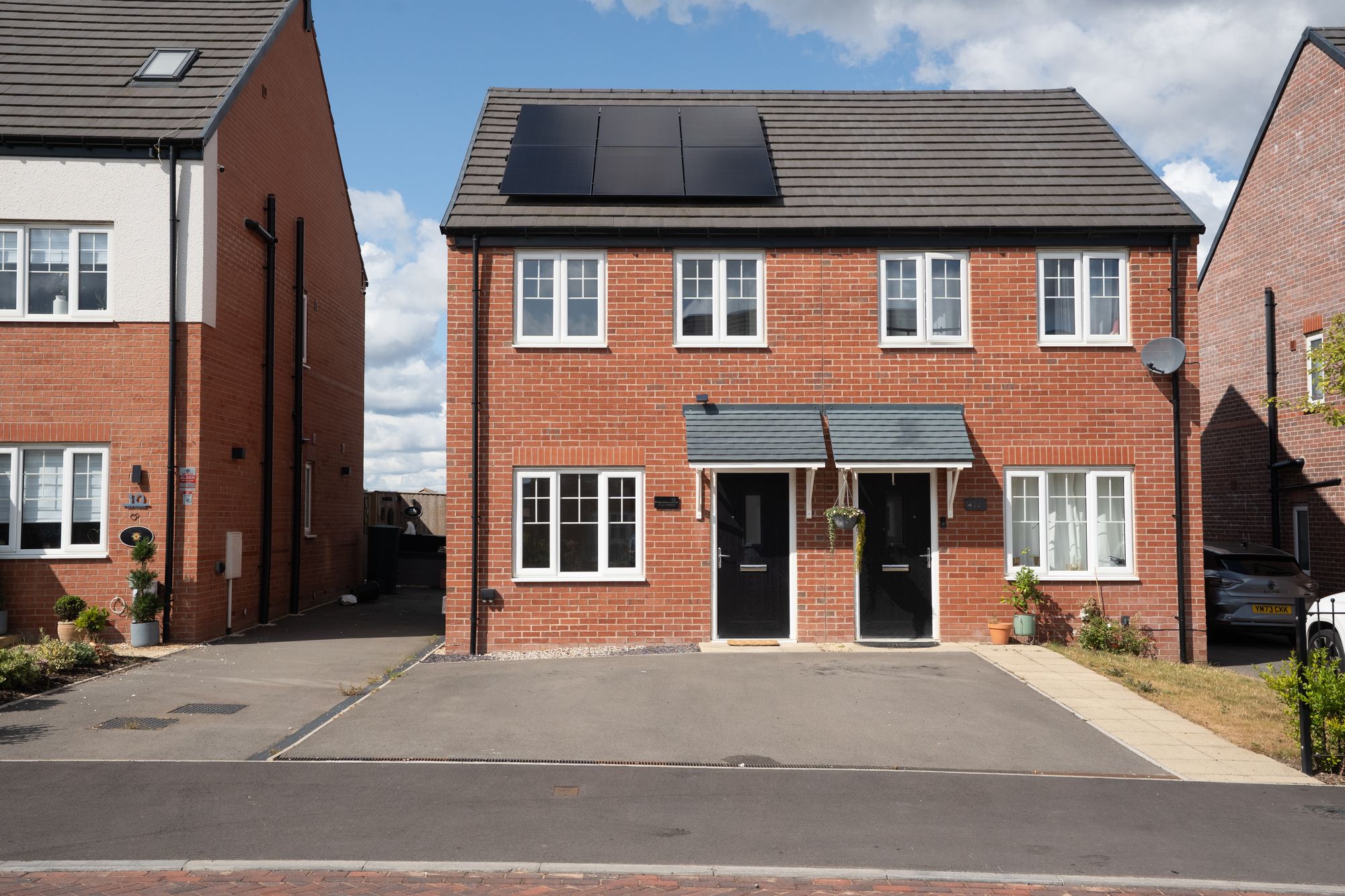 2 bedroom Semi-detached house Let