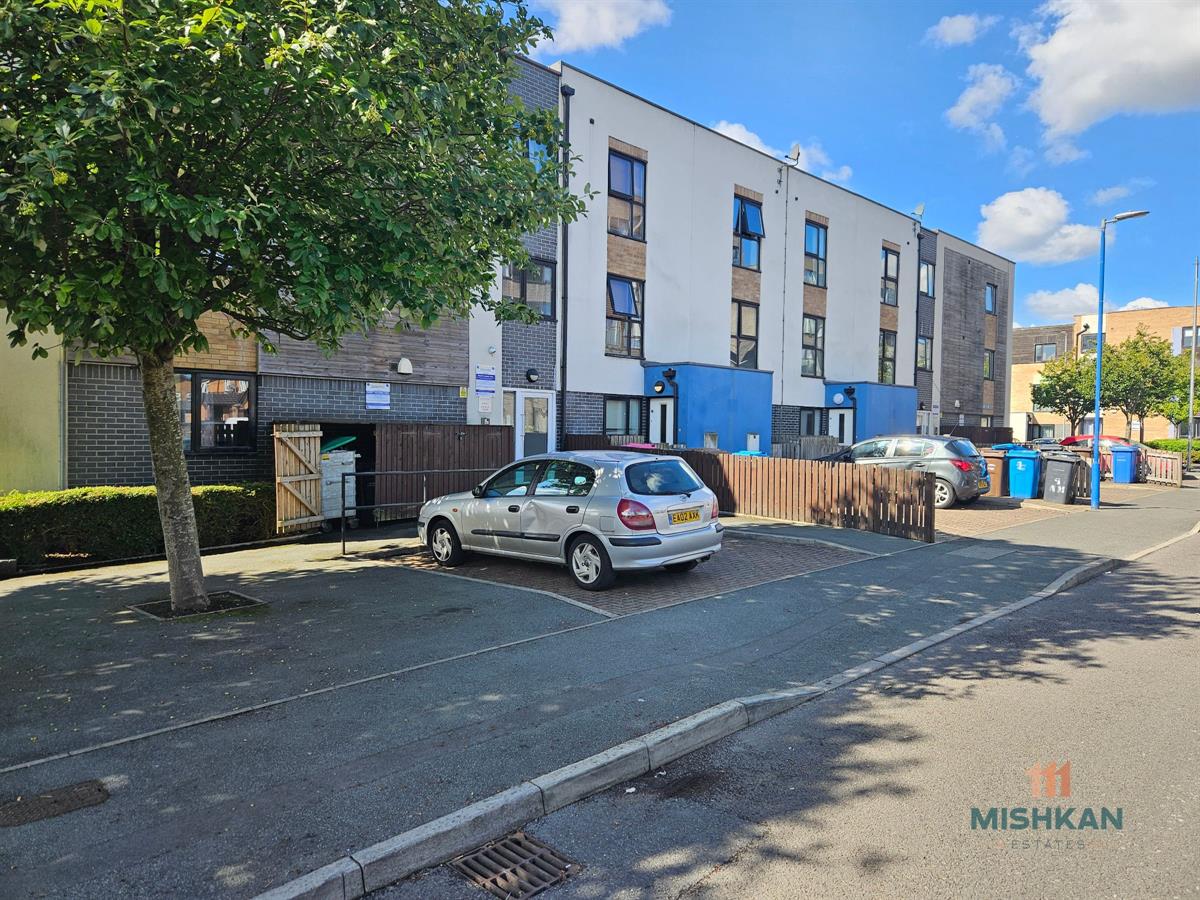 2 bedroom Flat Let