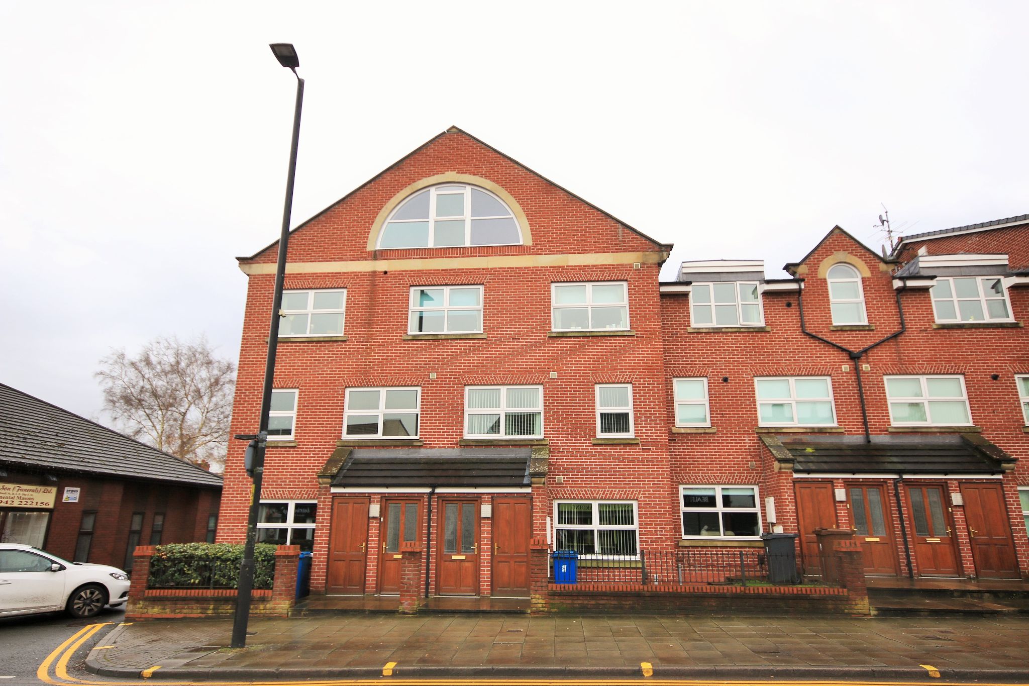 2 bedroom Flat To Let