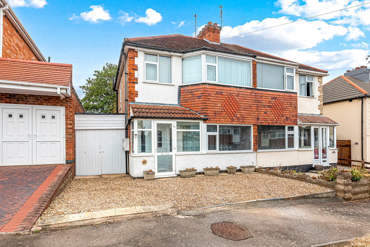 3 bedroom Semi-detached house For Sale