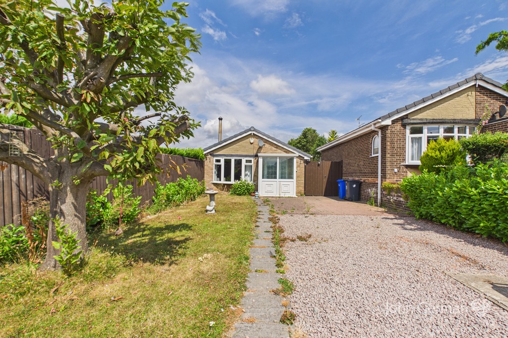 2 bedroom Detached house For Sale