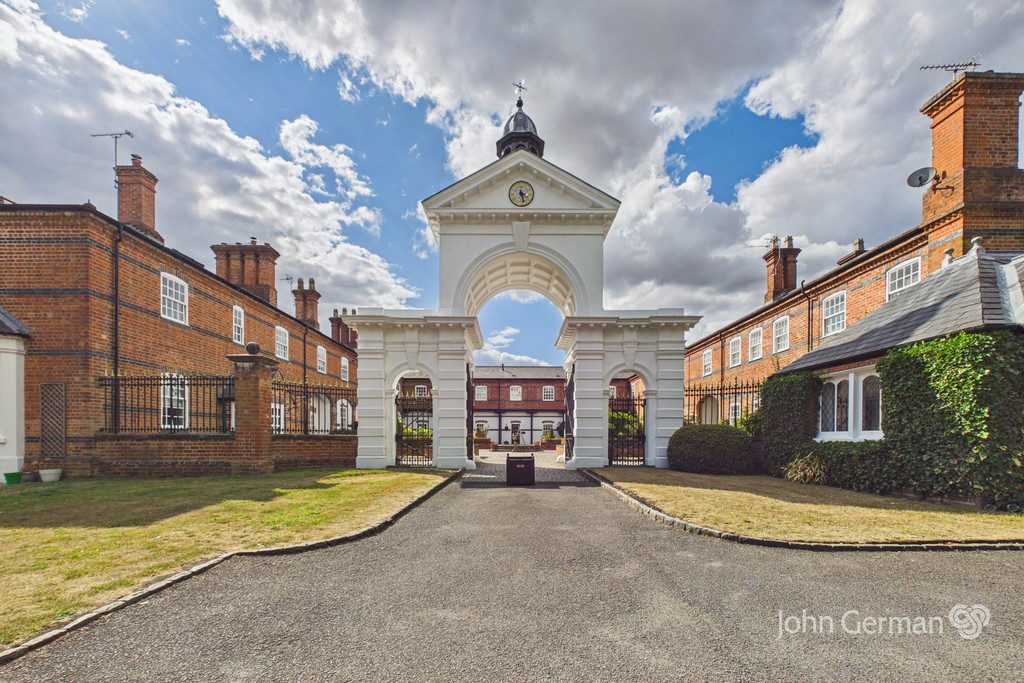 2 bedroom Mews house For Sale