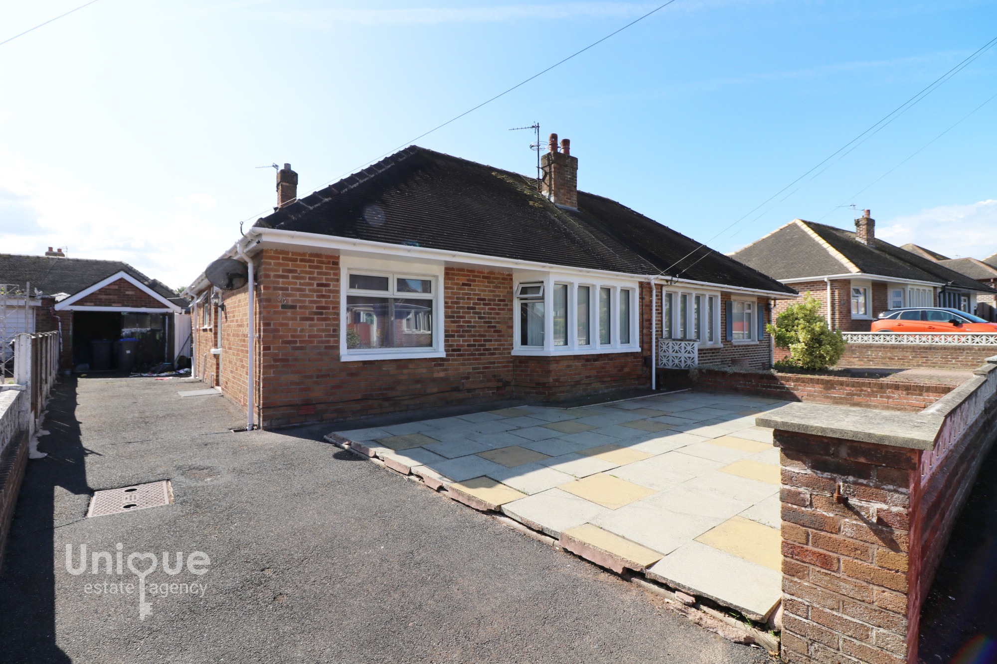 2 bedroom Detached bungalow For Sale