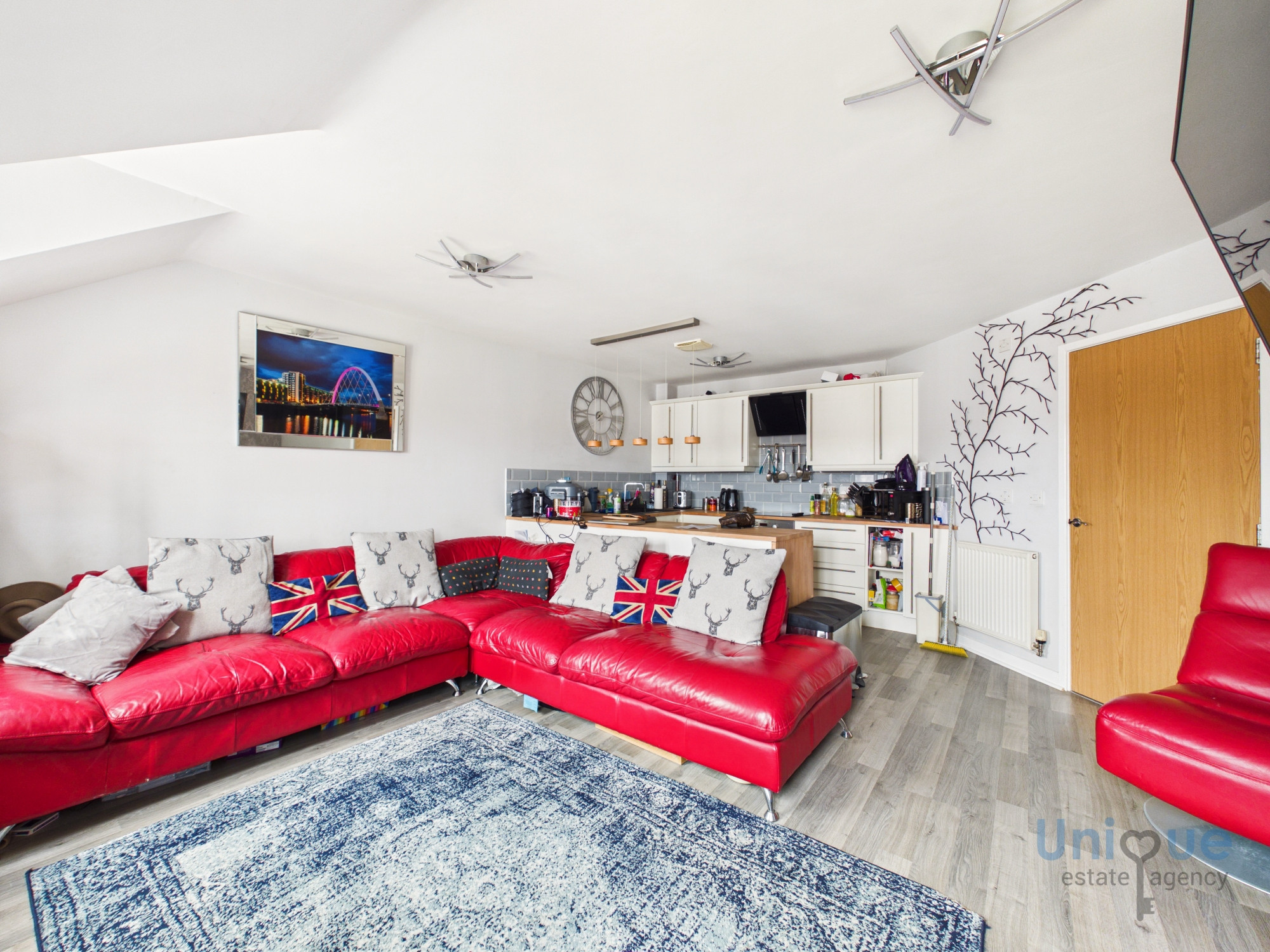2 bedroom Flat share To Let