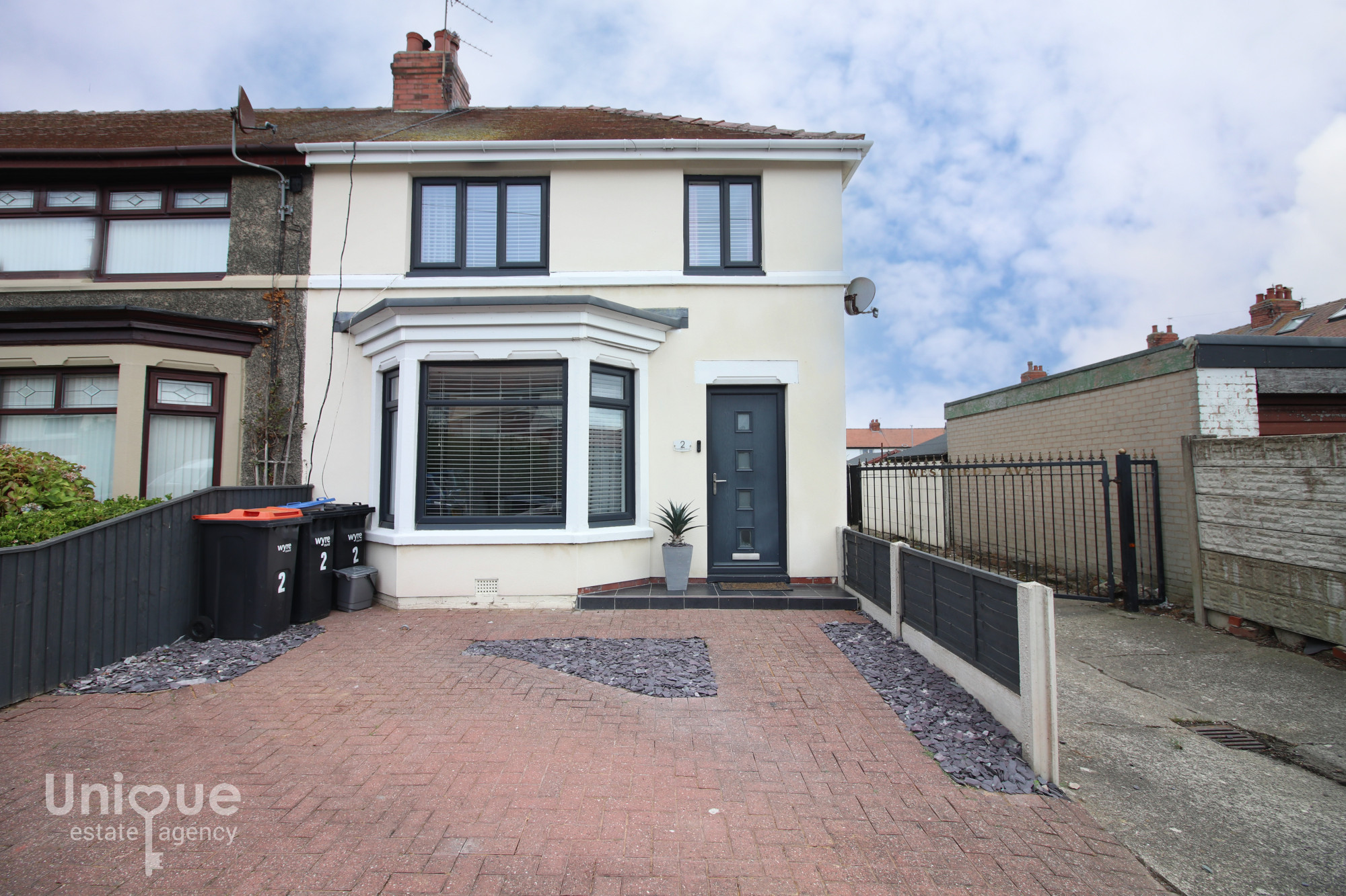 3 bedroom Flat share Under Offer