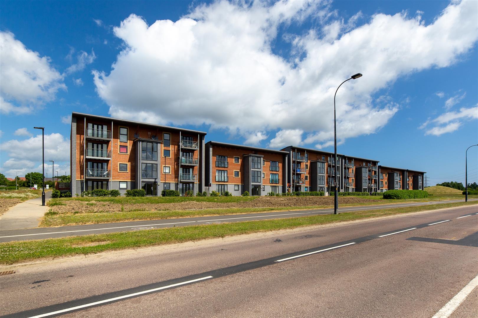 2 bedroom Apartment To Let