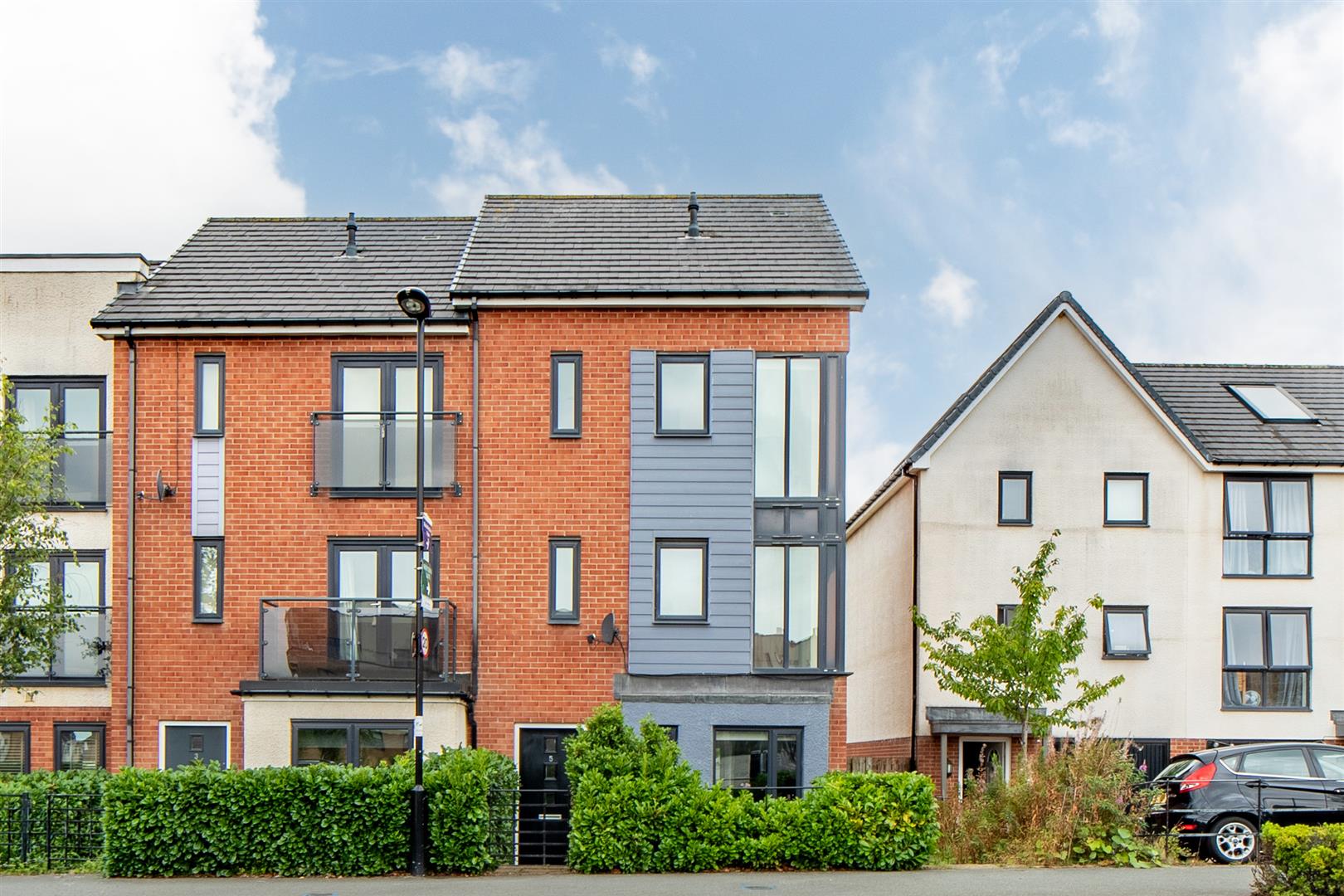 4 bedroom Town house For Sale
