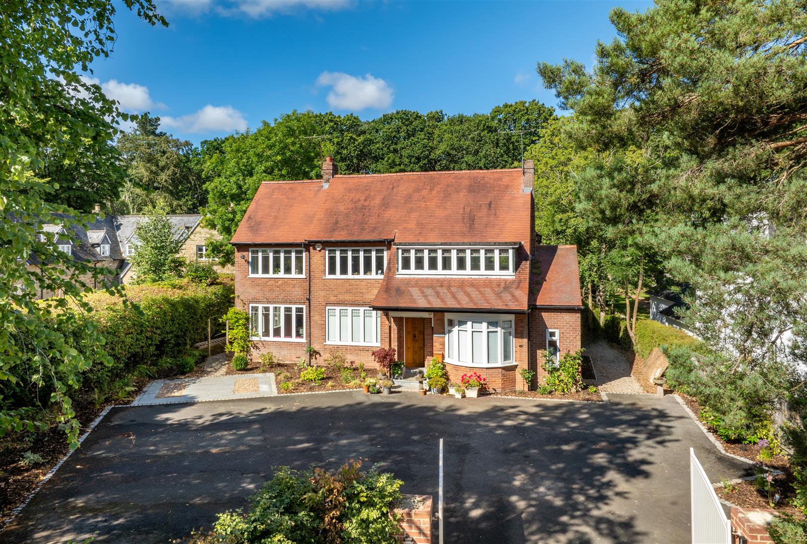 7 bedroom Detached house For Sale