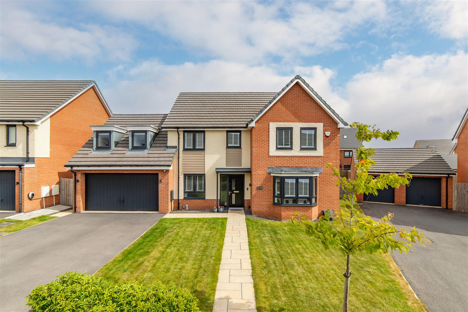 4 bedroom Detached house For Sale