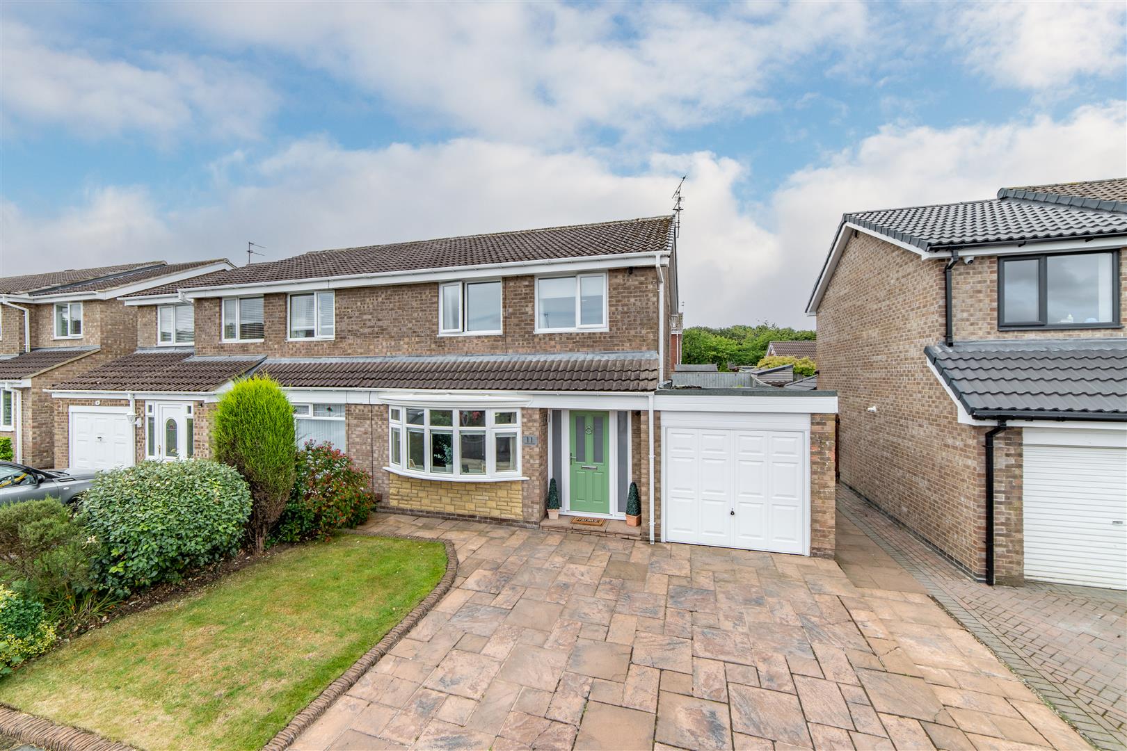 3 bedroom Semi-detached house For Sale