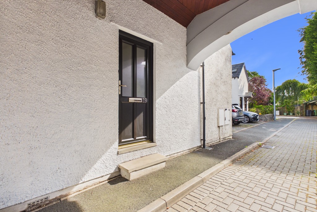 1 bedroom Block of Apartments To Let