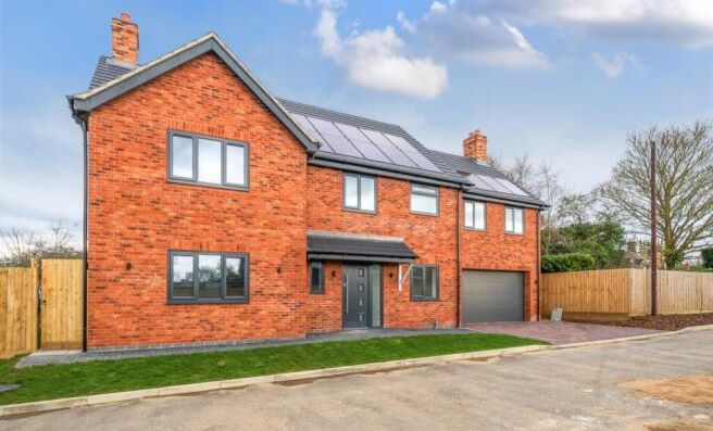 5 bedroom Detached house Sold