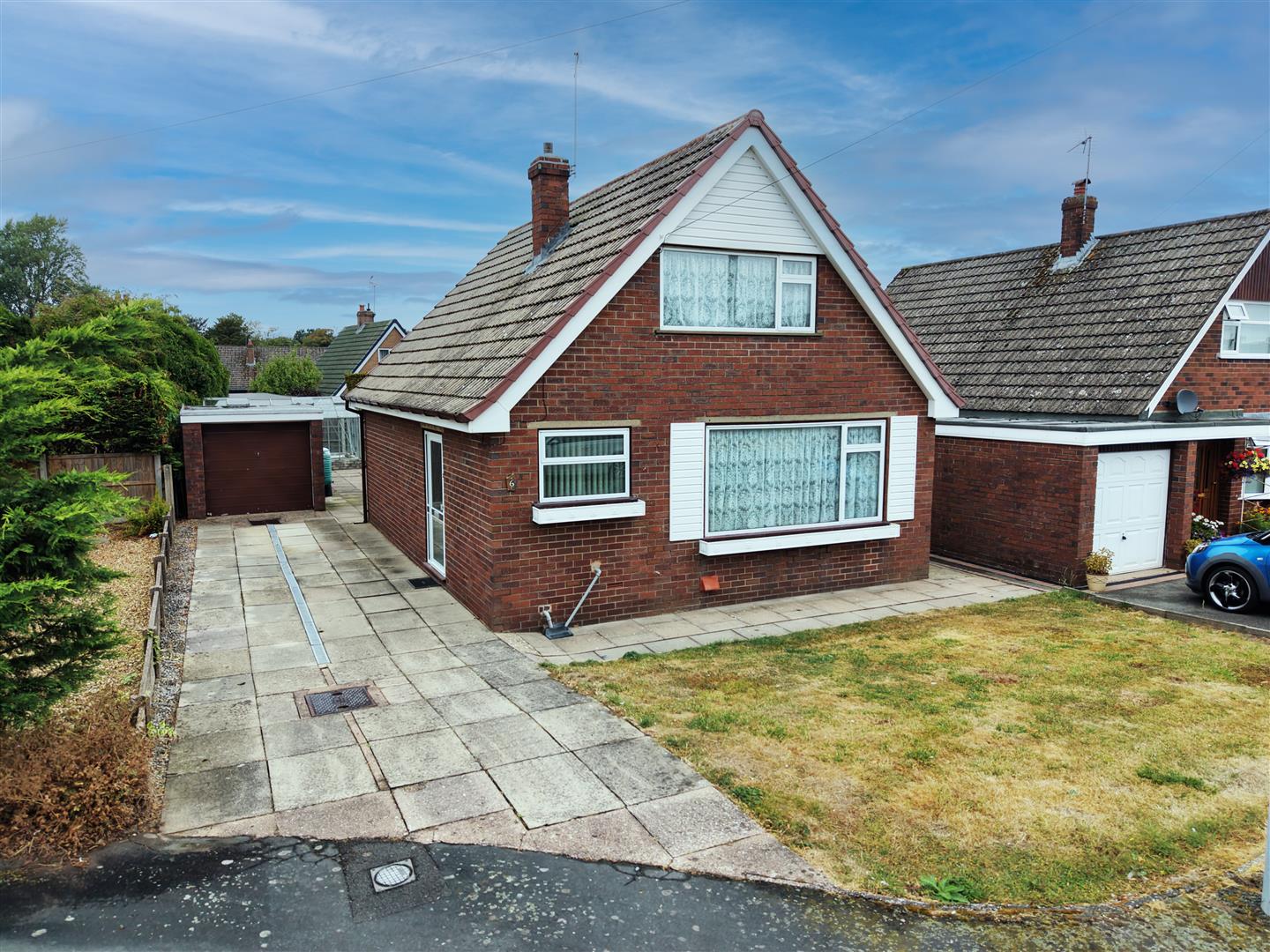 3 bedroom Detached bungalow For Sale