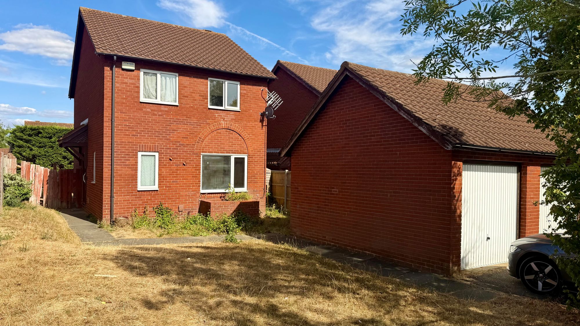 3 bedroom Detached house Under Offer