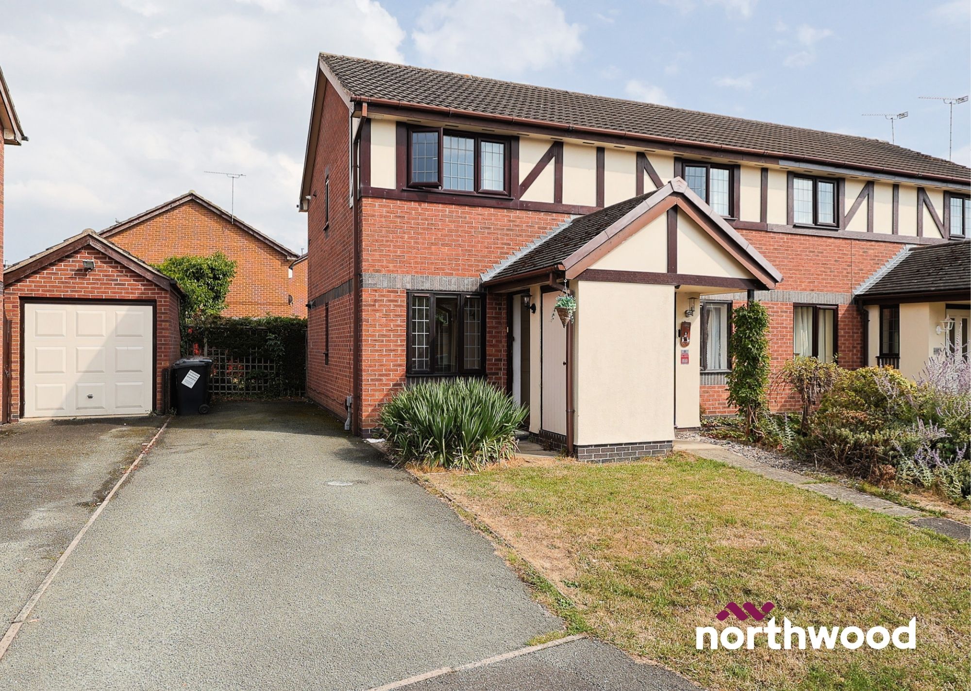2 bedroom Flat To Let