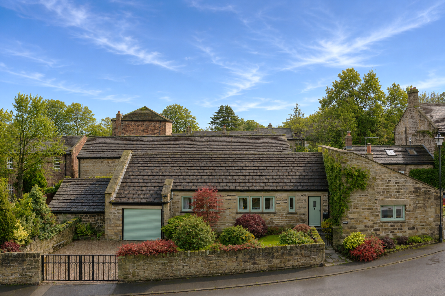 2 bedroom Detached bungalow For Sale