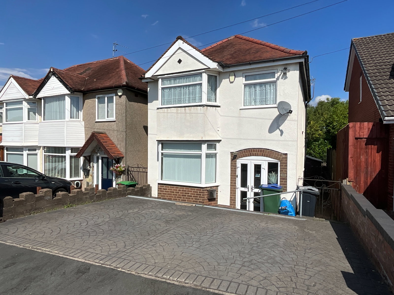 3 bedroom Detached house For Sale
