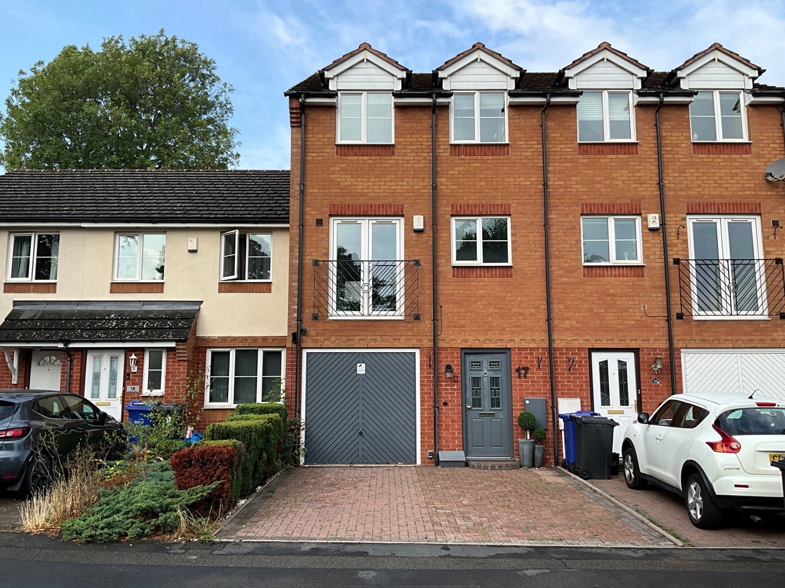 3 bedroom Town house For Sale