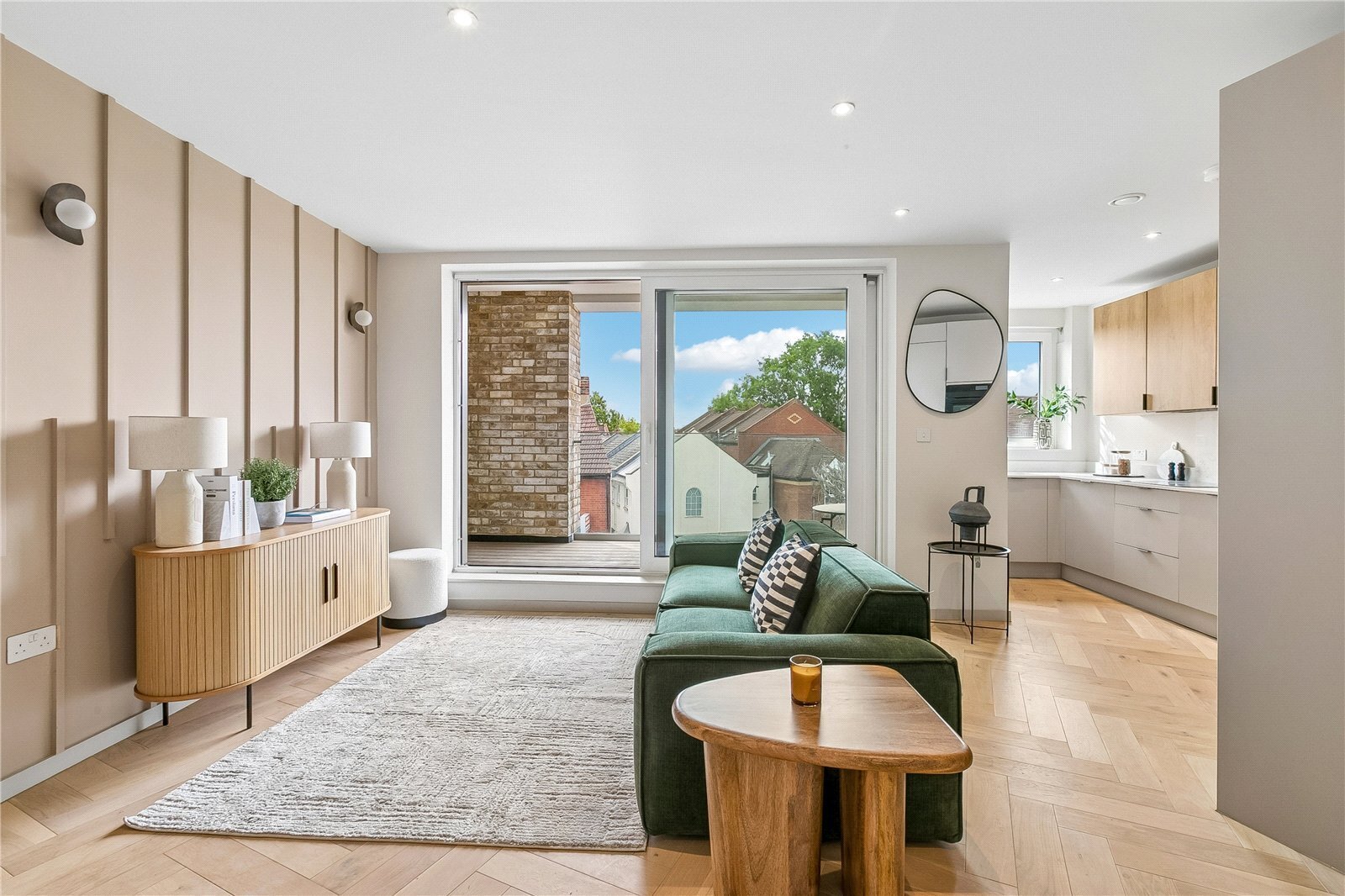 2 bedroom Flat For Sale