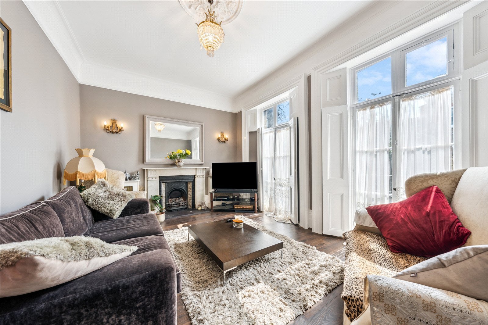 3 bedroom Flat For Sale