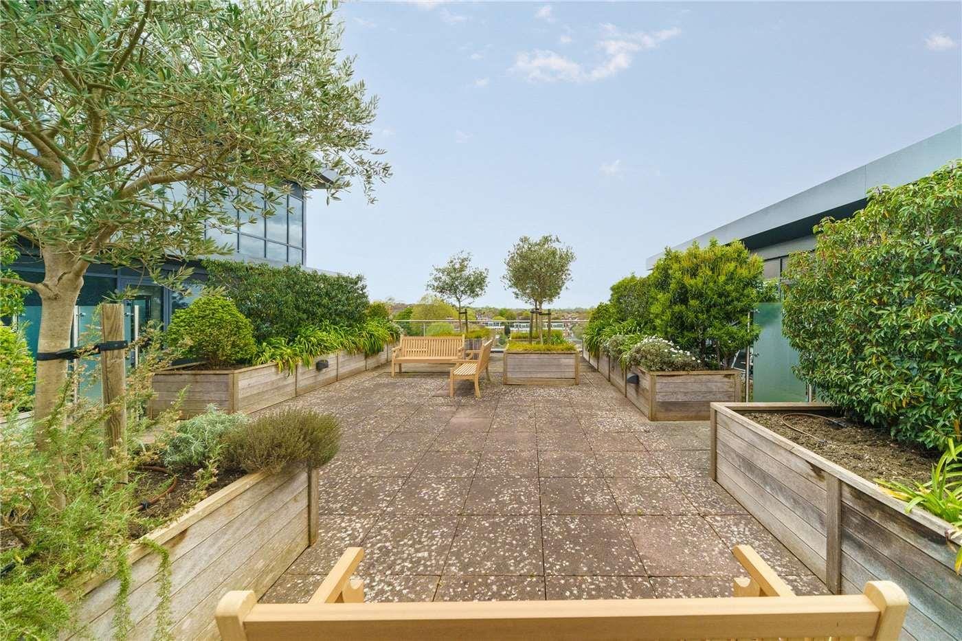 1 bedroom Flat For Sale