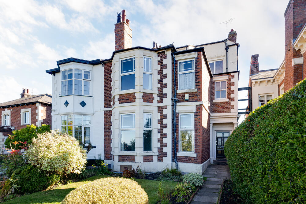  Semi-detached house For Sale