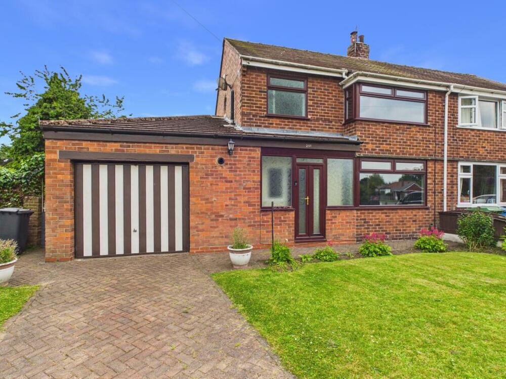 3 bedroom Semi-detached house For Sale