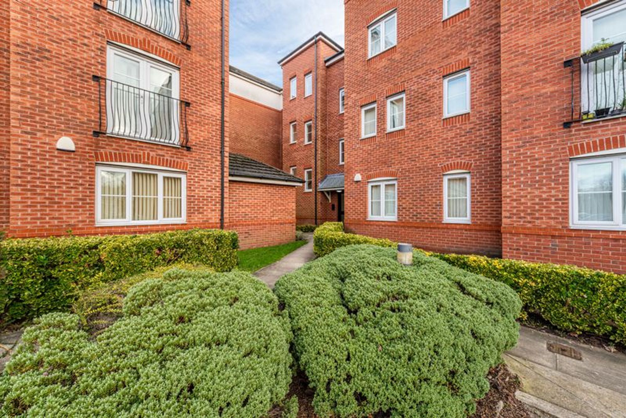 2 bedroom Flat share Under Offer